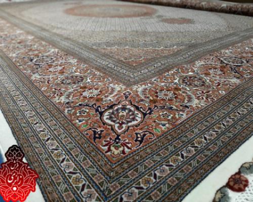 9 متری تک ماهی 50 رج/ زمینه کرم حاشیه اخرایی