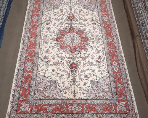 قالیچه اردکان زمینه کرم حاشیه مسی