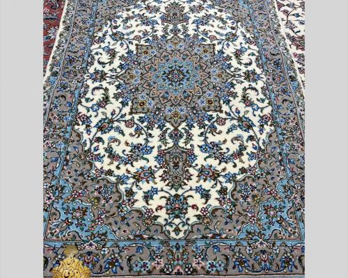 زرع و نیم  کاشان پشم وابریشم زمینه کرم حاشیه  خاکی نقشه ماندگار 