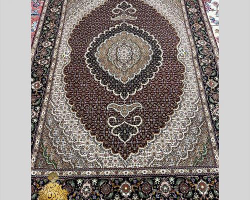 زرع و نیم ماهی تبریز طرح کمال‌الملک زمینه شرابی حاشیه  سر مه ای 