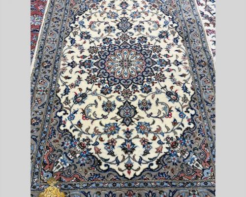 زرع و نیم اردکان حاشیه خاکی زمینه کرم 