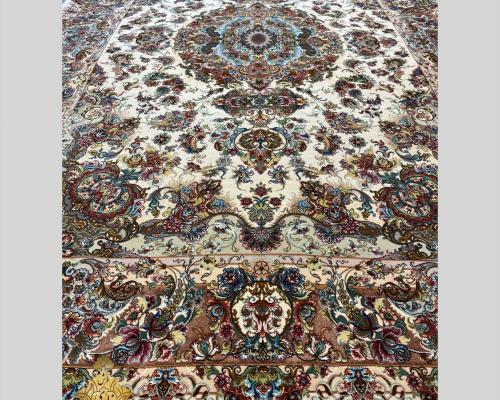 تک ۶ متری خطیبی   شهرباف تبریز دو کف ابریشم  بینظیر چله و گل ابریشم جنس پرز مرینوس  اعلا