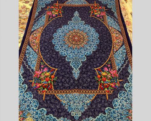 قالیچه زرع ونیم  ۷۵ رج تمام ابریشم قم رنگ سرمه ای 