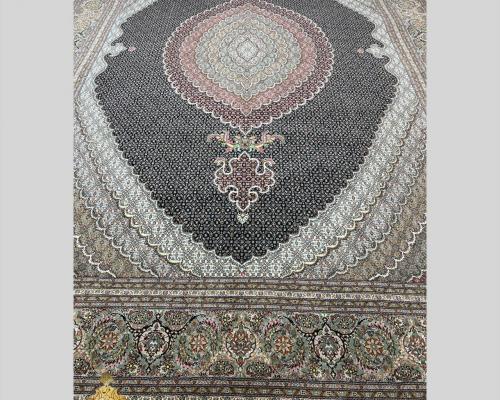 جفت۹متری ماهی طرح کمال الملک ۱۵متن۵۰رج رنگبندی فوق العاده زمینه سرمه ای حاشیه افسری