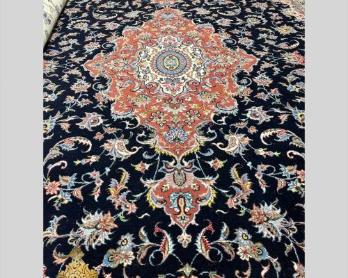 جفت 9 متری طرح مزیدی یزد 56 خانه جنس سیورست پشم اعلا زمینه سرمه ای حاشیه مسی
