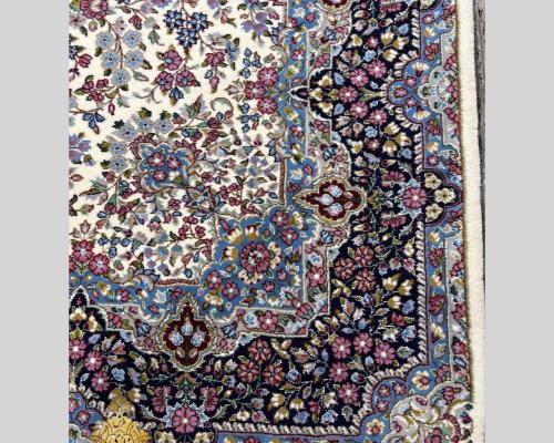  فرش گلریز یزد با حاشیه سرمه ای جنس پشم